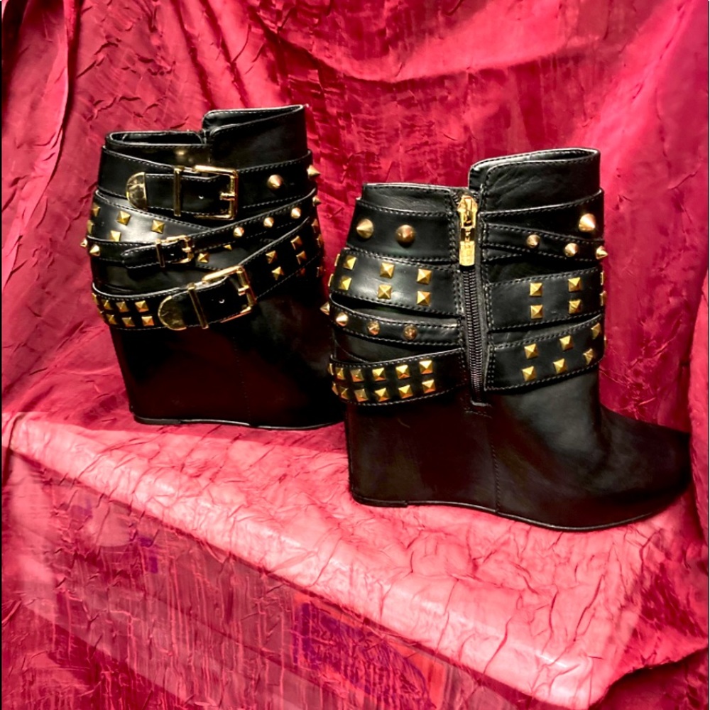 BCBG Aspen Wedge Ankle Booties